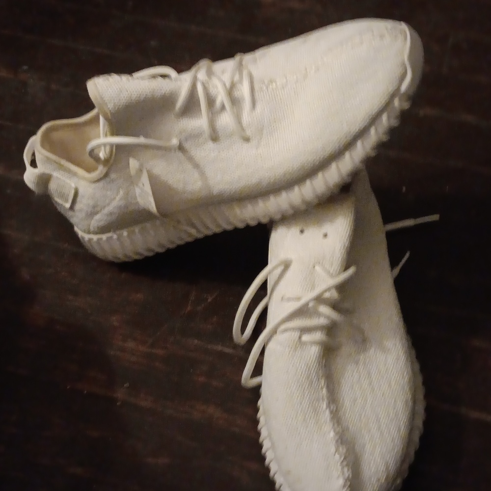 Designer shoes size 11/2 color white